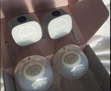 Pippeta Pump Duo wearable breast pump set.
