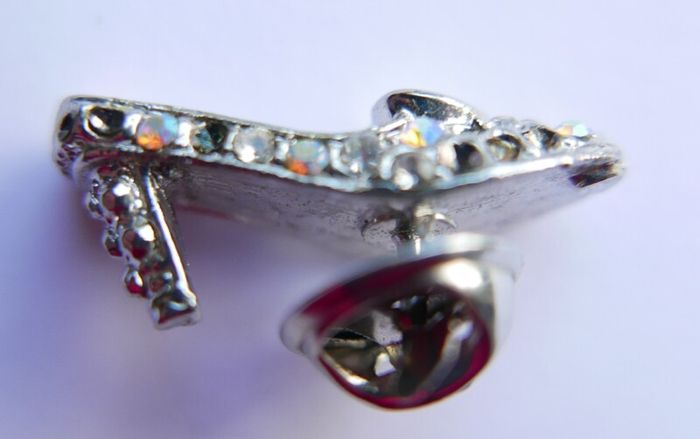 Vintage Silver High Heel Shoe pinback brooch