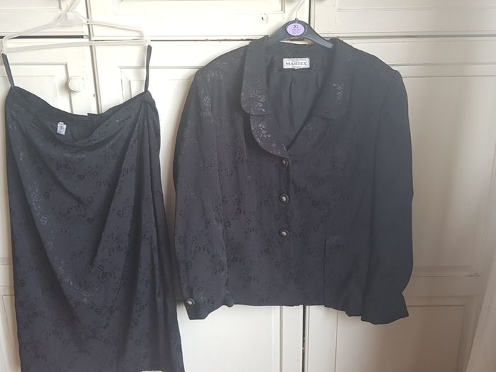 Jacket and skirt set