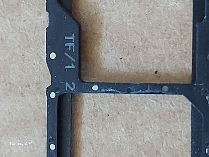 6 Mobile Phones for parts or repair, not powering on