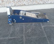 car jack