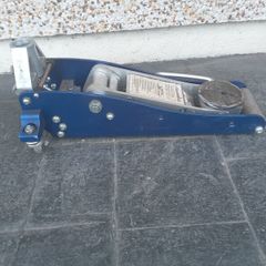 car jack