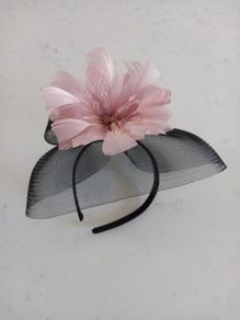 Headpiece/fascinator black/soft pink