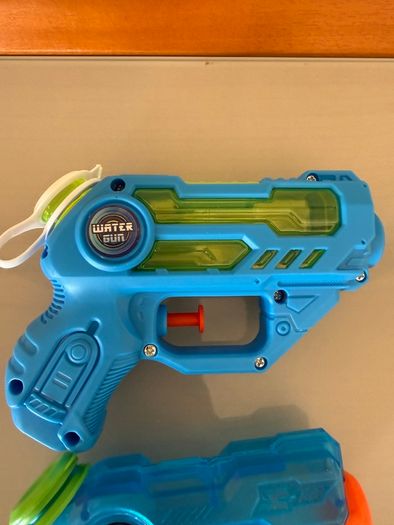 3 Water guns