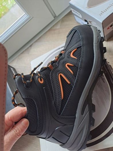 work boot new size 8