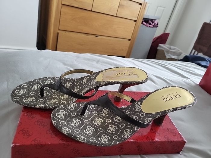 Guess Shoe
