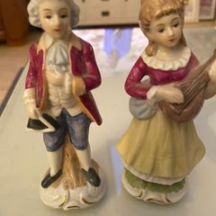 Pair of vintage colonial figures