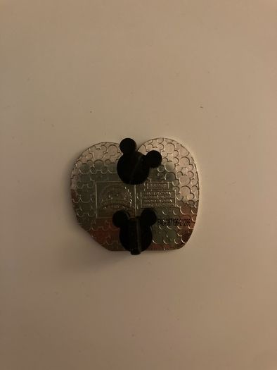 Alice in Wonderland Disney pin