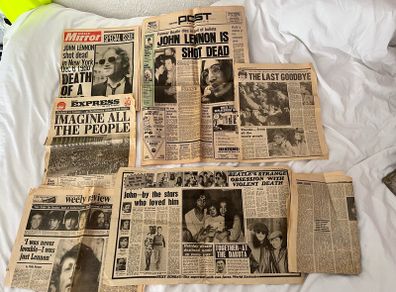7x John Lennon Beatles death newspapers