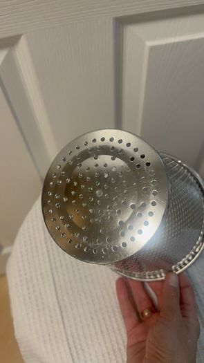 colander food strainer with wooden hook handle
