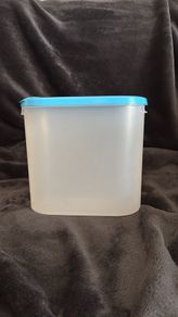 Set of 4 Plastic Food Storage Containers with Lids
