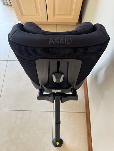Axkid One ISOFIX rear facing car seat 0-7 years