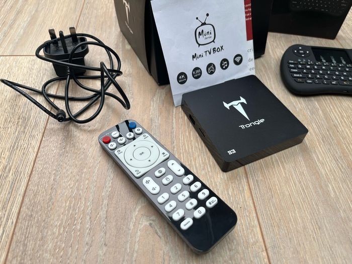 Trongle S3 - 4K Mini TV Box & Mini Keyboard Remote