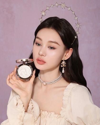 Flower Knows Little Angel Collection Embossed Highlighter in L03 Chanting Anthem