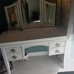 Dressing table