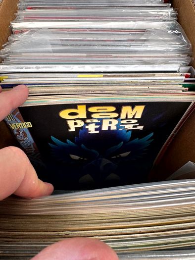 Vertigo & DC Long Comic Box w 330 comics for Sale