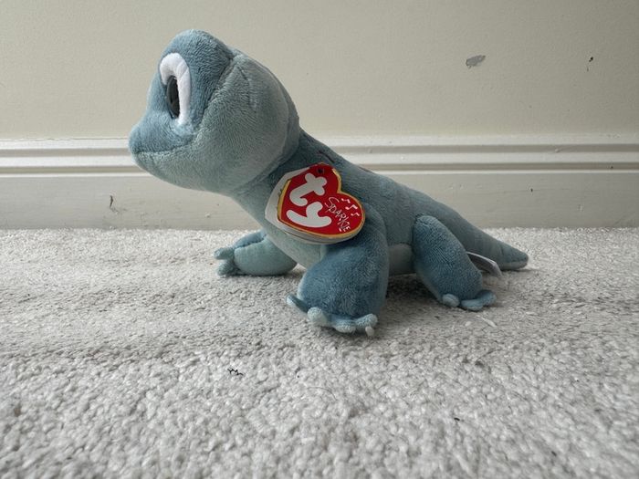 TY Frozen 2 Plush Sparkle BRUNI The Fire Spirit Salamander NOT Working Damaged eyes Used  Please look at the pictures