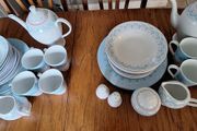 2 Dinner sets