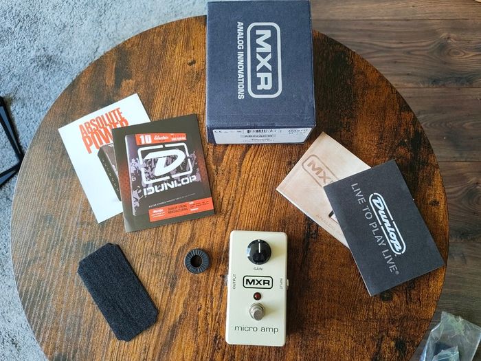 MXR Micro Amp (M133)