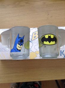Batman collectibles, 2 glasses
