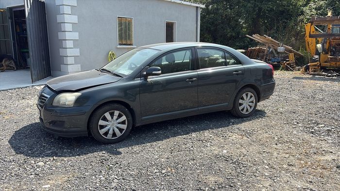 Toyota Avensis 2006 for breaking