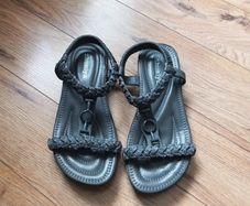 women's sandals