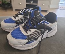 mens trainers (UK 12)