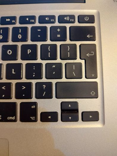 Apple MacBook Air 13 inch, Model A1369,  i5,  1,7GHz, no Ram, needs Ram, excellent cosmetic condition