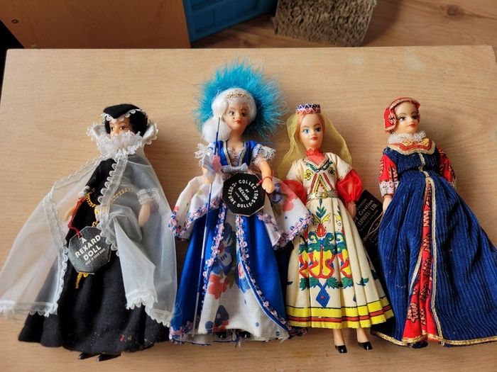 Vintage collectibe Rexard dolls