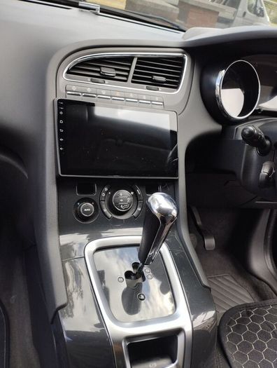 Peugeot 5008 2011