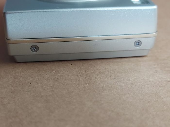 Samsung L100 Digital Camera, 8.1 Megapixels, No Battery or Memory Card, in excellent cosmetic condition, being sold for parts or repair