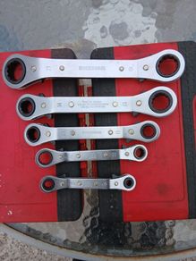 swan-neck ratchet spanners
