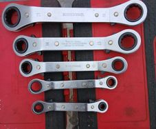 swan-neck ratchet spanners