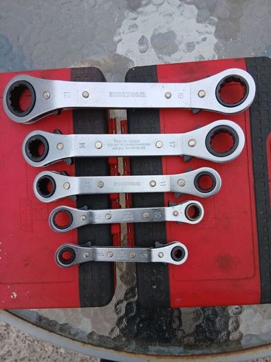 swan-neck ratchet spanners