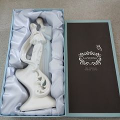 La Verna fine porcelain wedding couple