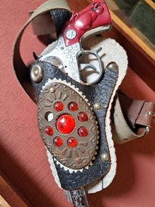 Vintage Cowboy Holster@Gun