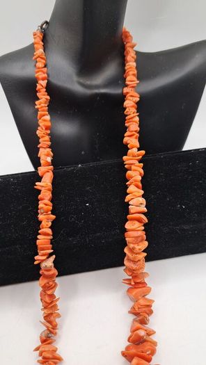 Vintage coral necklace