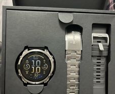 Garmin Fenix 8 AMOLED Sapphire 47mm Titanium Case Vented Titanium Bracelet Watch