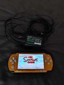 RARE PSP 2000 Simpsons Limited Edition + Game + Charger