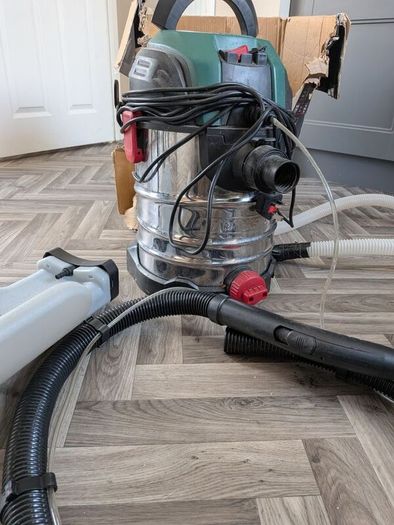 Carpet Cleaner (Wet)