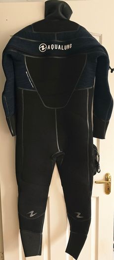 semi dry suit Aqualung