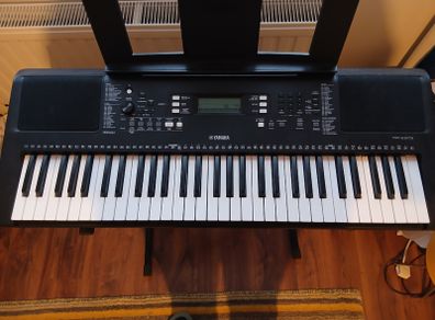Yamaha PSR-E373 Portable Keyboard with stand