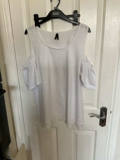 Ladies top size 18