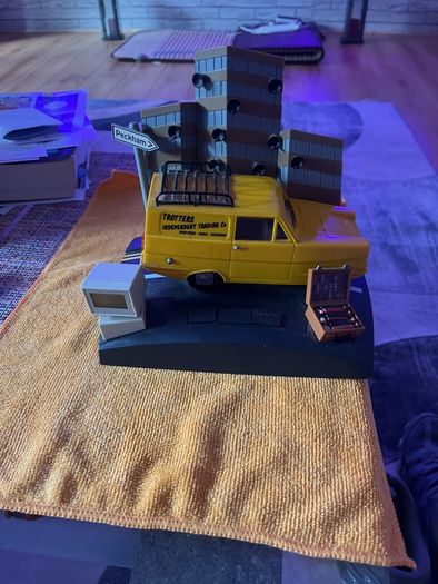 antiques only fools and horses Alarm Clock car