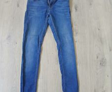 Jeans skinny Zara uk 8-10 (labelled uk10 but feel like uk8)