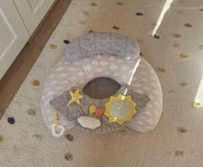 Baby sit and play seat