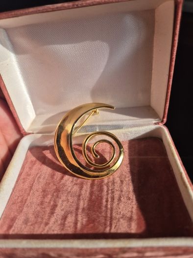 Vintage Irish Brooch