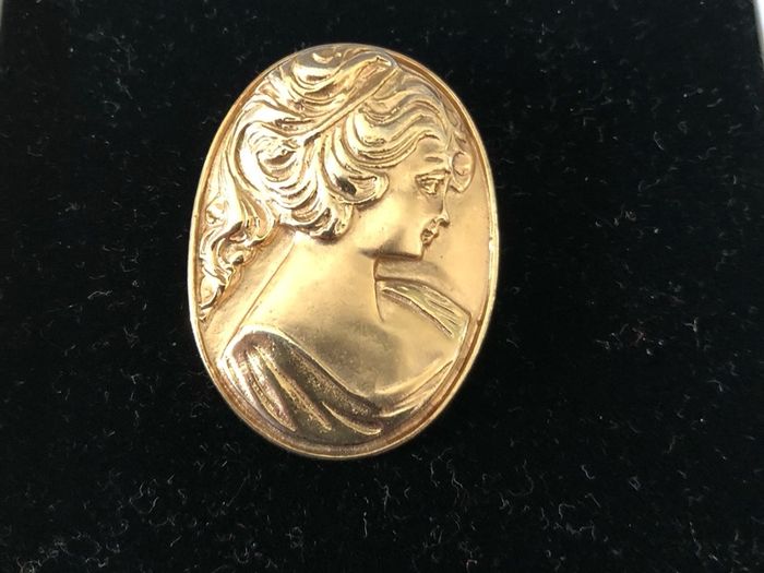 Brooch