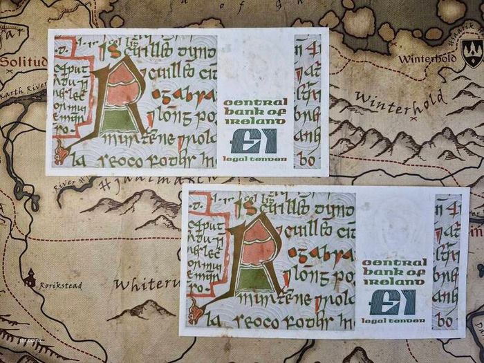 1 Pound B Series Sequential Pair 09/09/82 Queen Medb IRISH NOTE