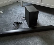 Bluetooth LG Soundbar + Subwoofer (SH2)